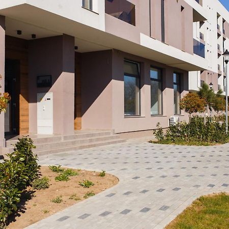Cappuccino Colors At West Residence Oradea Exterior photo