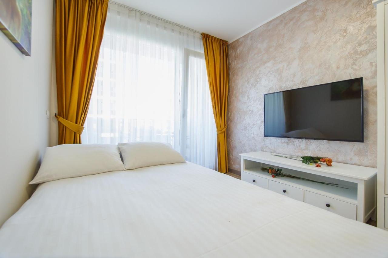Cappuccino Colors At West Residence Oradea Exterior photo